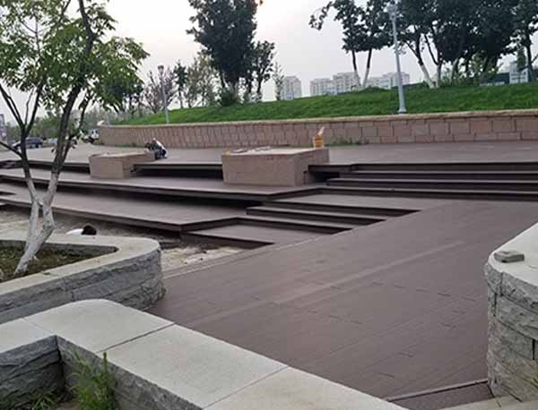 白城科技城塑木地板